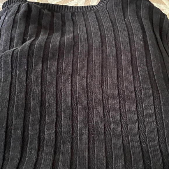 Telluride Clothing Co  Black  v-neck long sleeve ribbed sweater - Picture 9 of 15